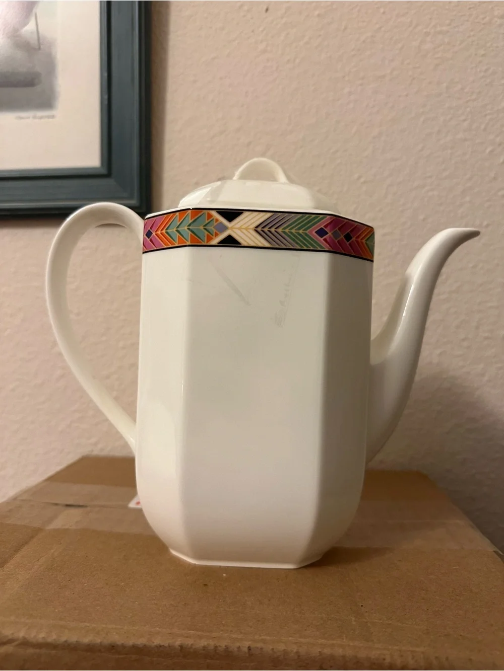 VILLEROY AND BOCH BONE CHINA  CHEYENNE COFFEE POT 7 5/8